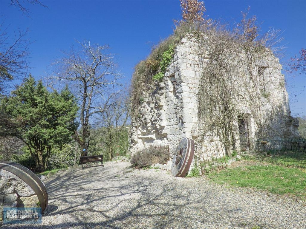Vente d'une ferme avec piscine proche cahors