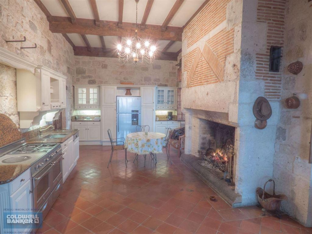 Acheter une ferme récente en pierre de tailles proche Cahors avec une piscine