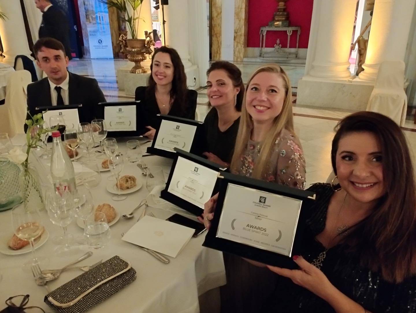 Une équipe qui définit l'excellence : célébration des lauréats des Awards Coldwell Banker