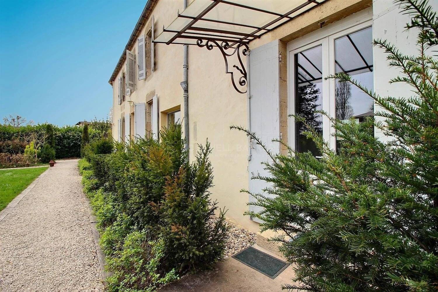 Belle propriété bourgeoise avec piscine - proche Langon