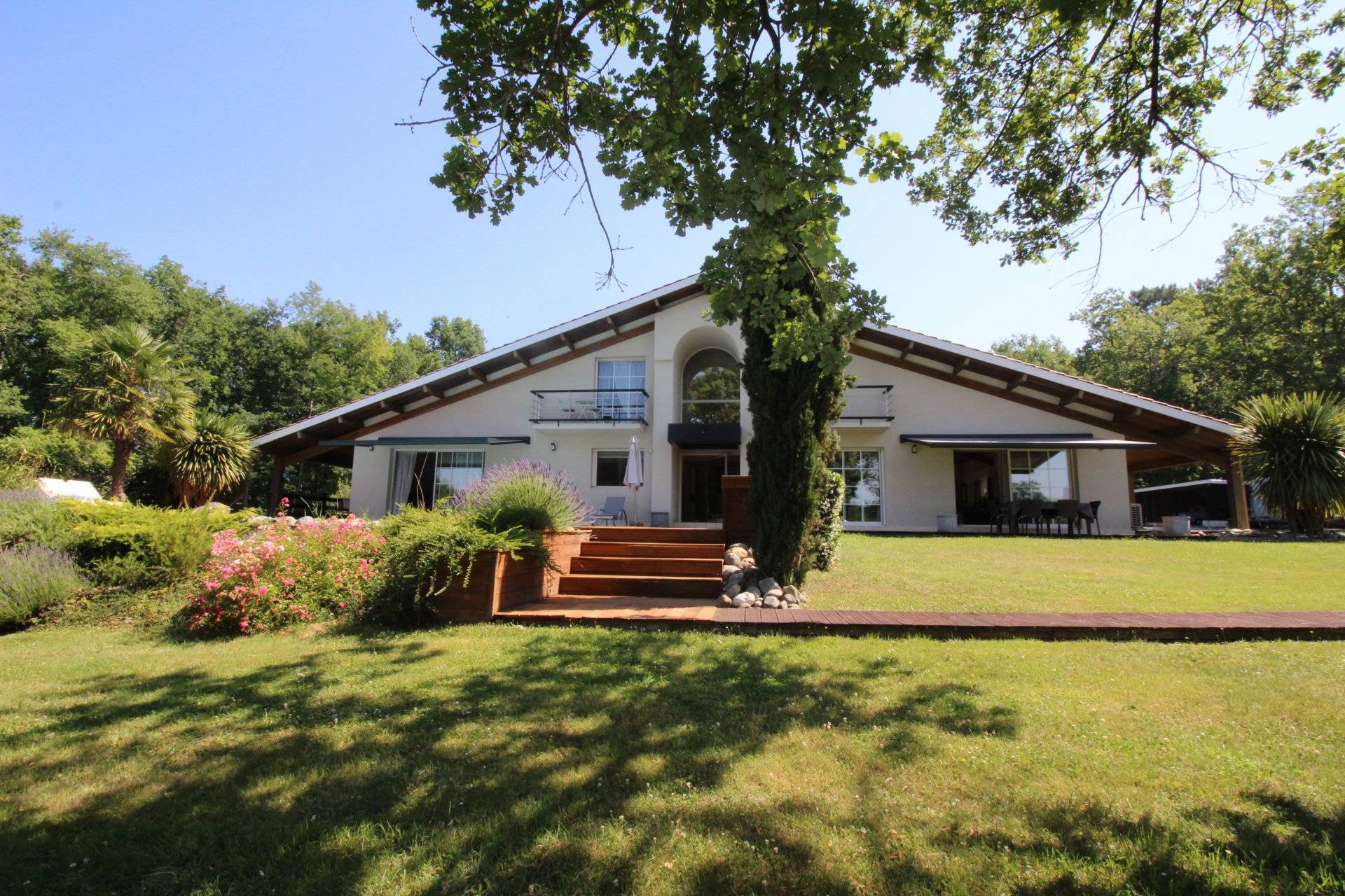 Propriété équestre à vendre près de Bordeaux SAINT CAPRAIS
