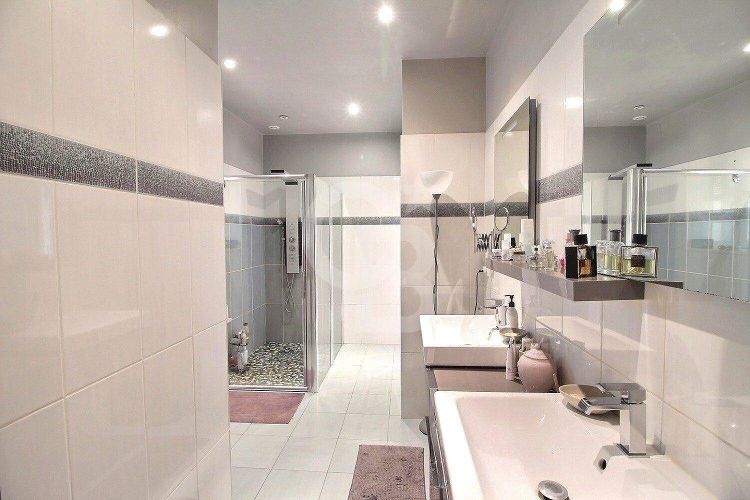 Charmante propriété de campagne avec piscine à vendre en Dordogne PROCHE VERGT