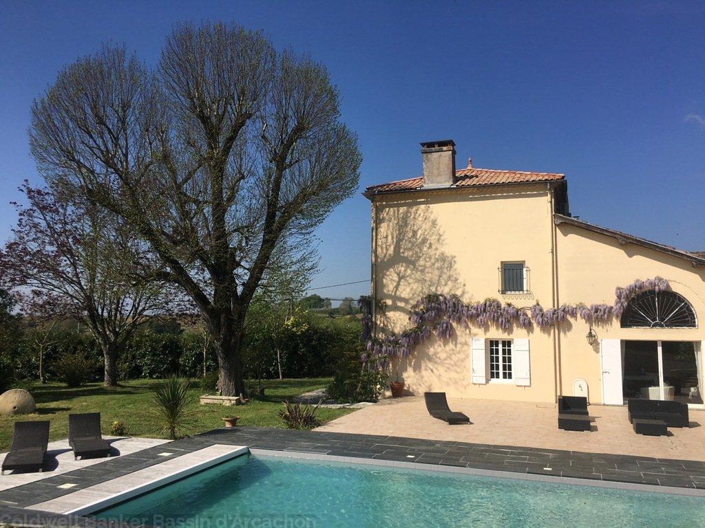 A vendre belle propriété girondine du 18e siècle située entre bordeaux et marmande