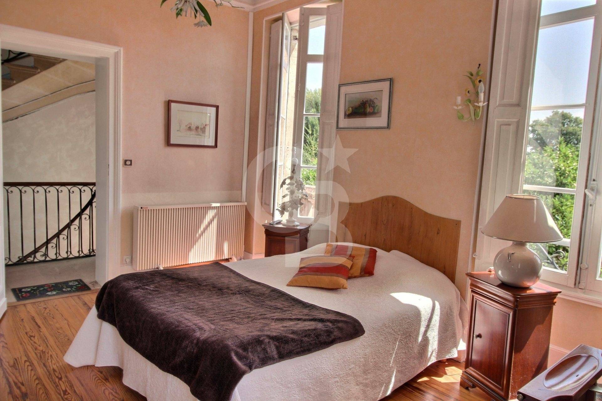 To have 19 Century Château in Bordeaux