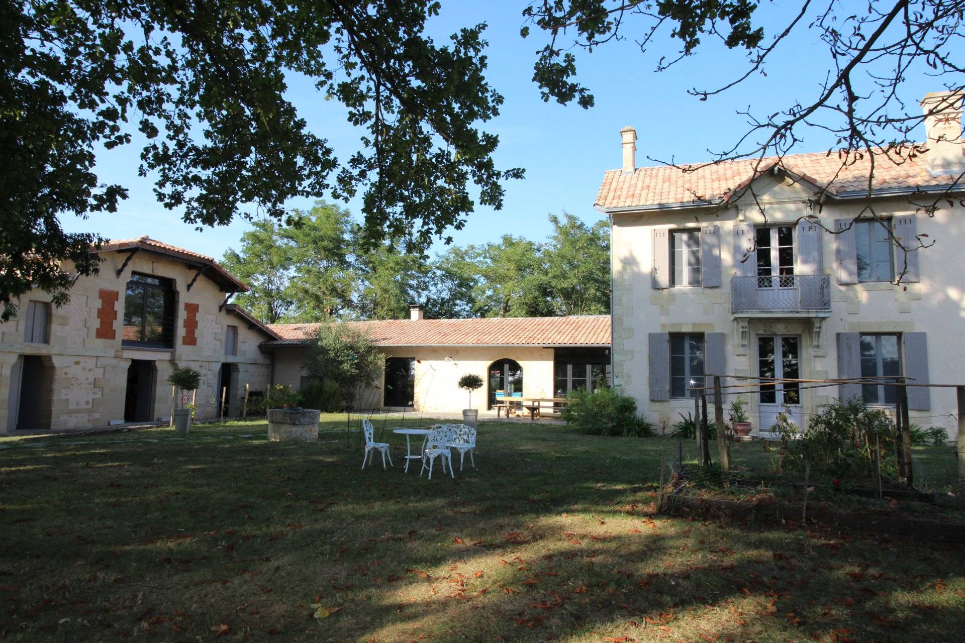 Vente château propriété avec dépendances au coeur du vignoble MEDOC