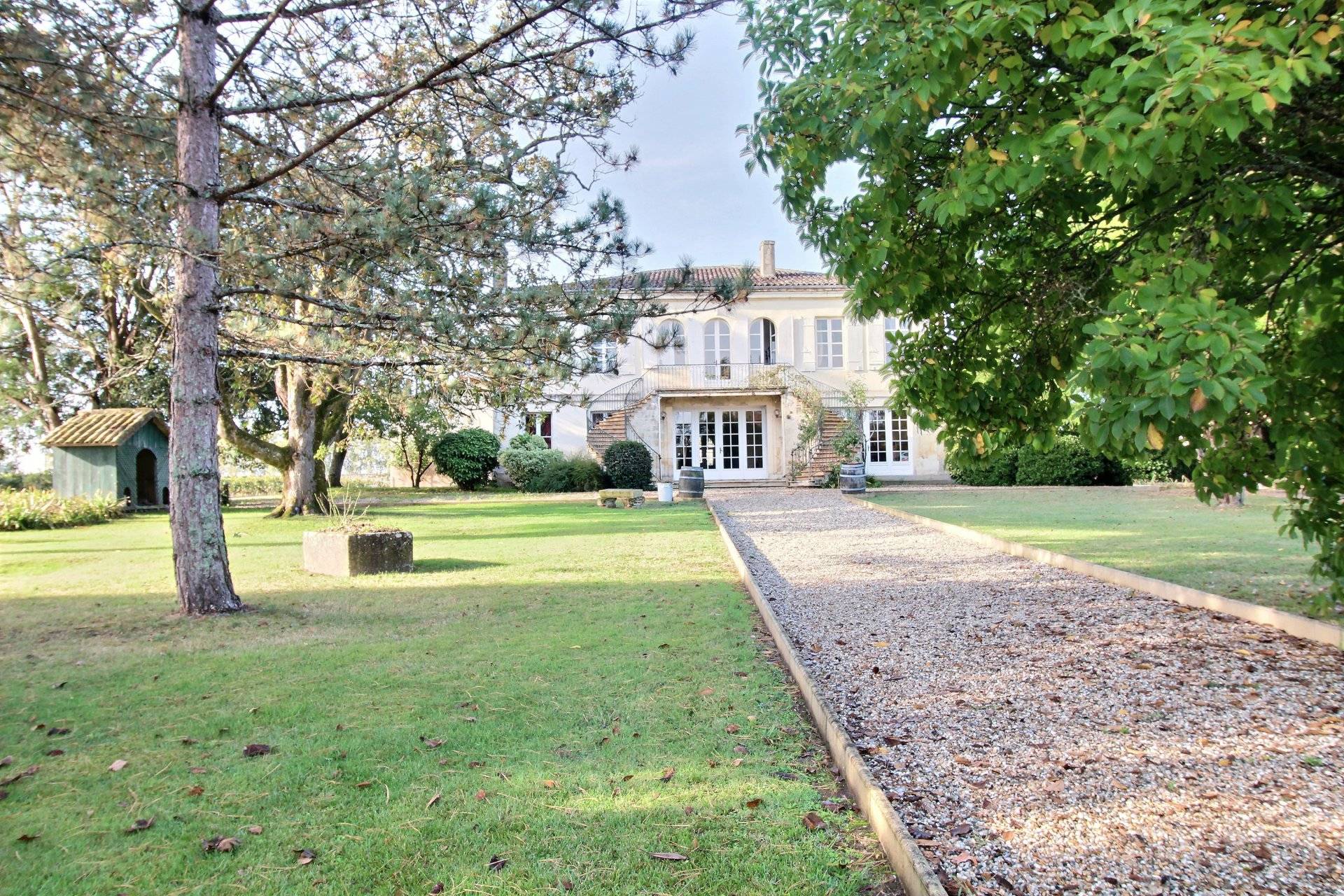 Propriété de prestige à vendre à moins de 30 minutes de Bordeaux