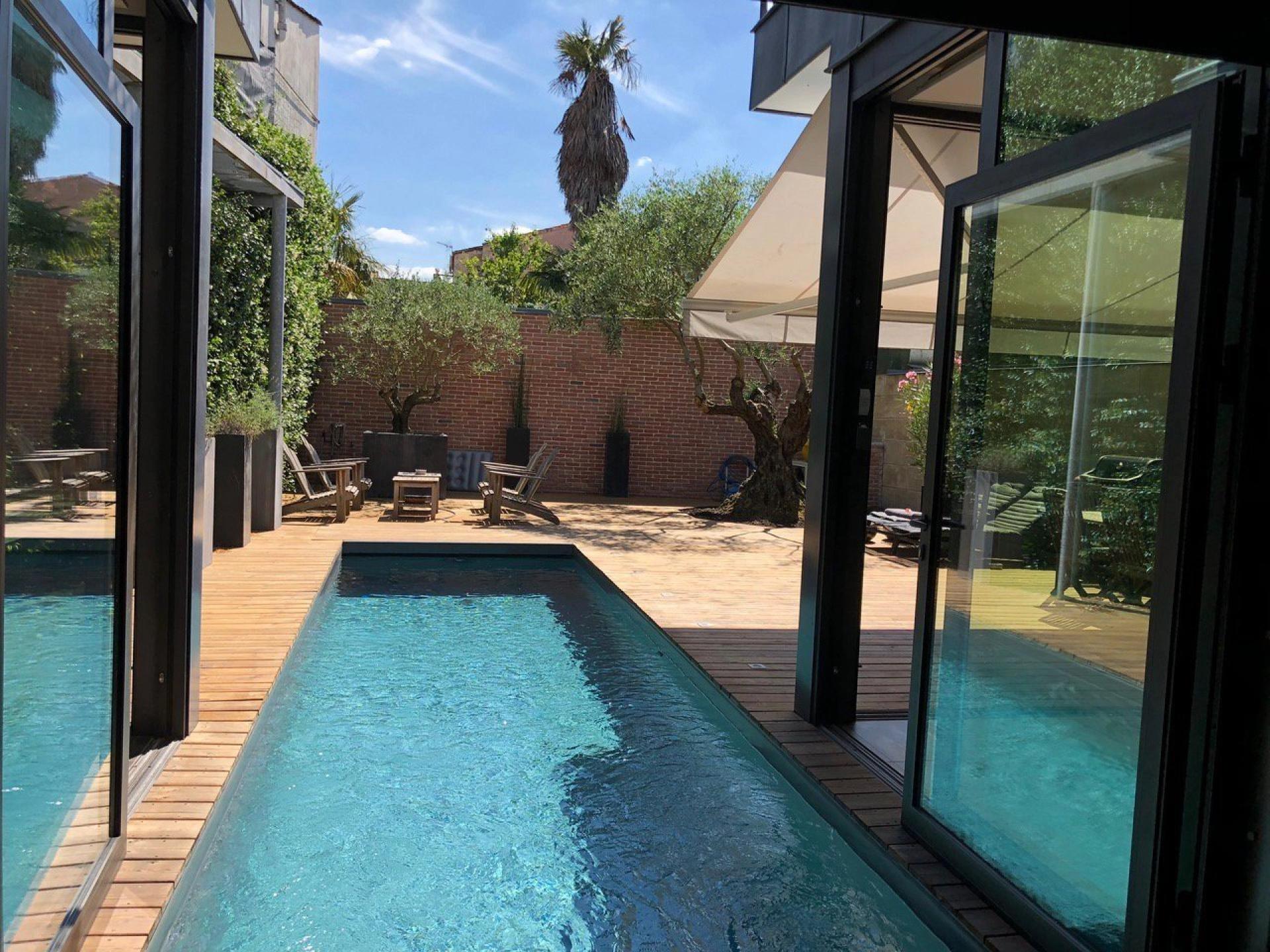 Belle maison avec piscine et garage aux Chartrons / Jardin Public Bordeaux