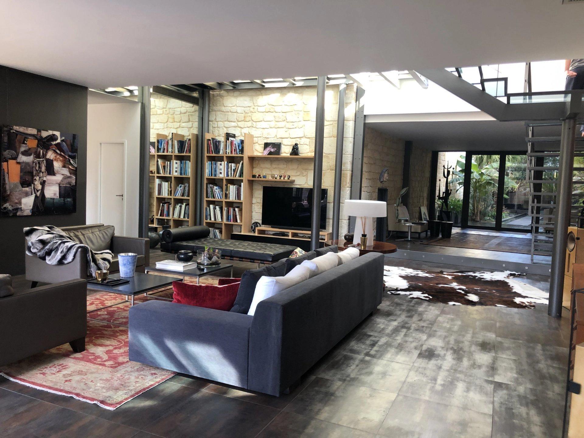 Belle maison avec piscine et garage aux Chartrons / Jardin Public Bordeaux