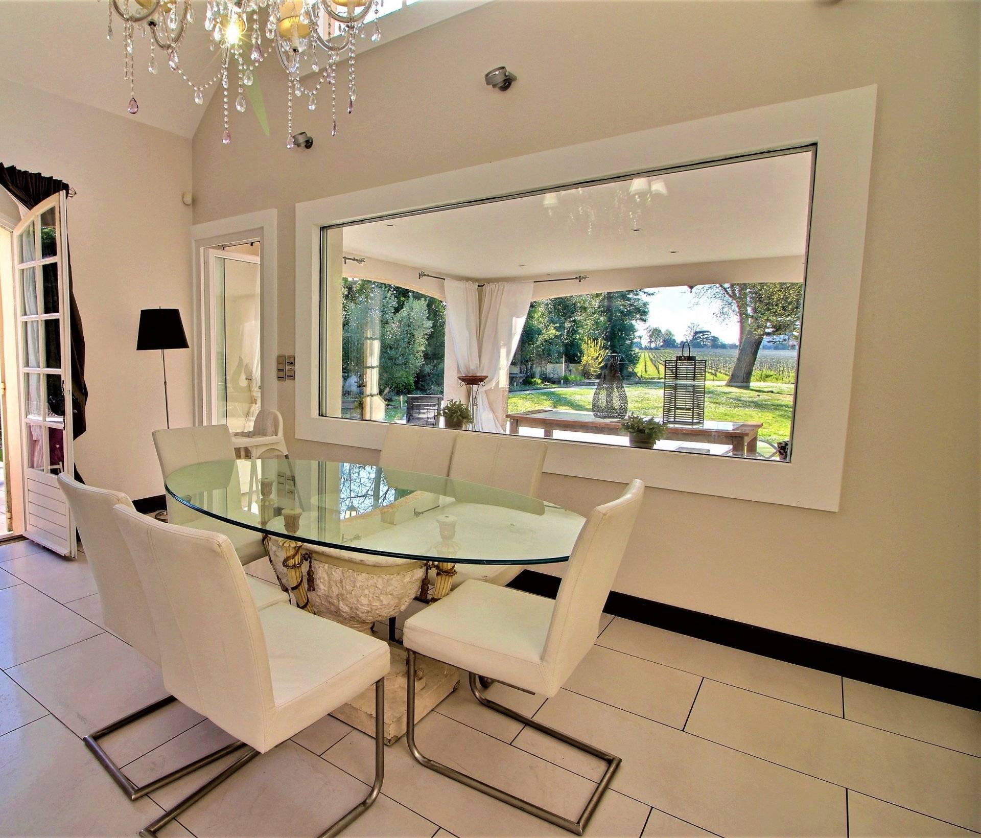 Recherche magnifique maison de prestige sur les vignes du Château Pape Clément près de Bordeaux PESSAC