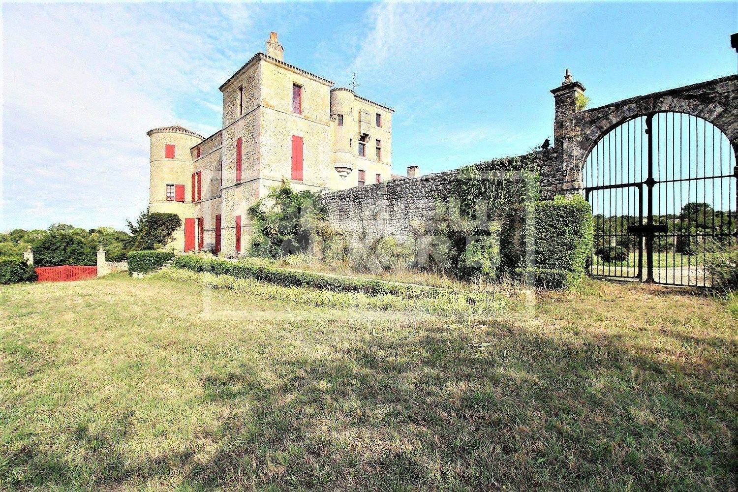 Propriété classée monument historique à vendre à 20 minutes de Bordeaux