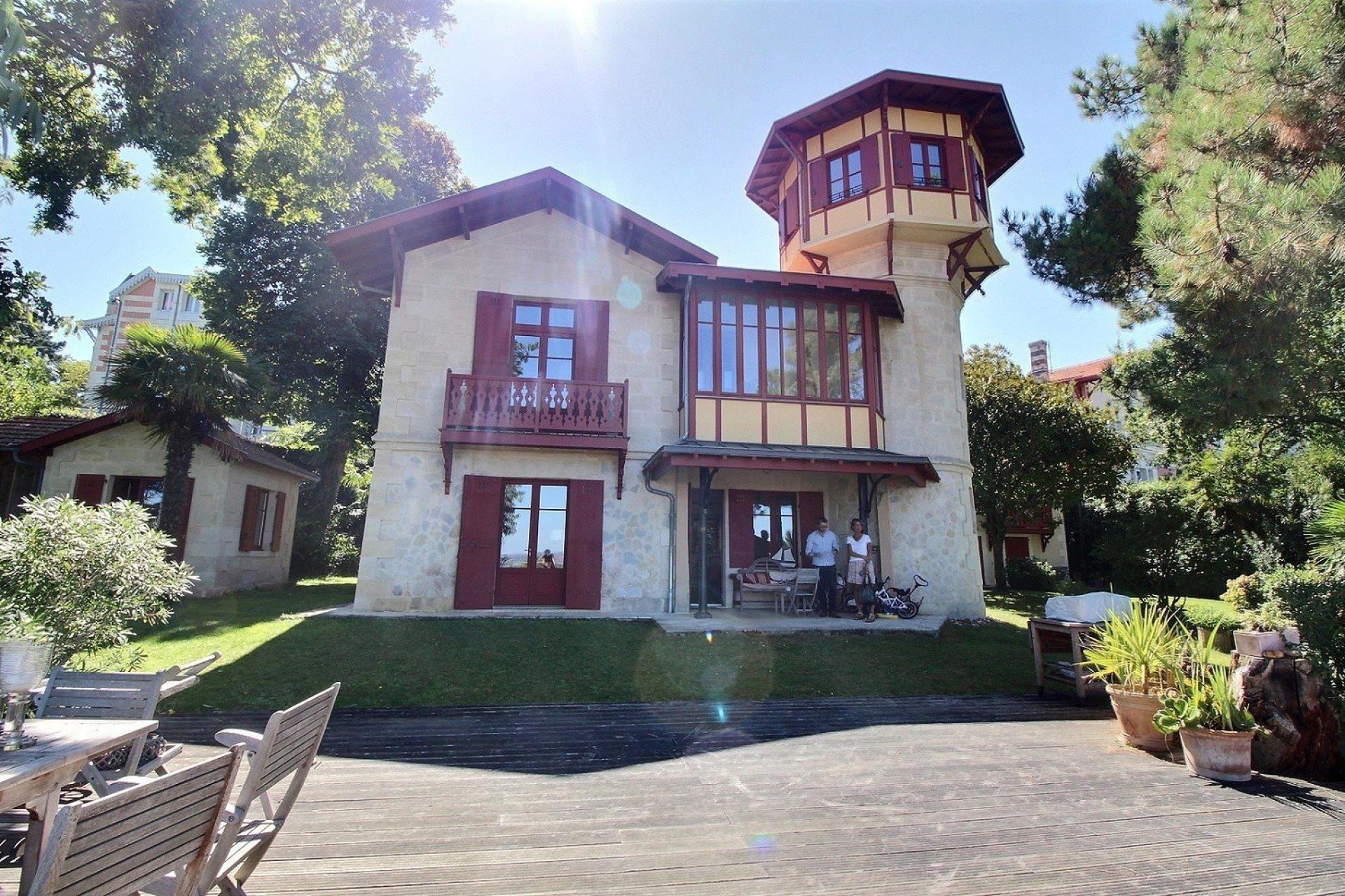 Propriété avec dépendances 9 chambres vue dominante bassin - Arcachon