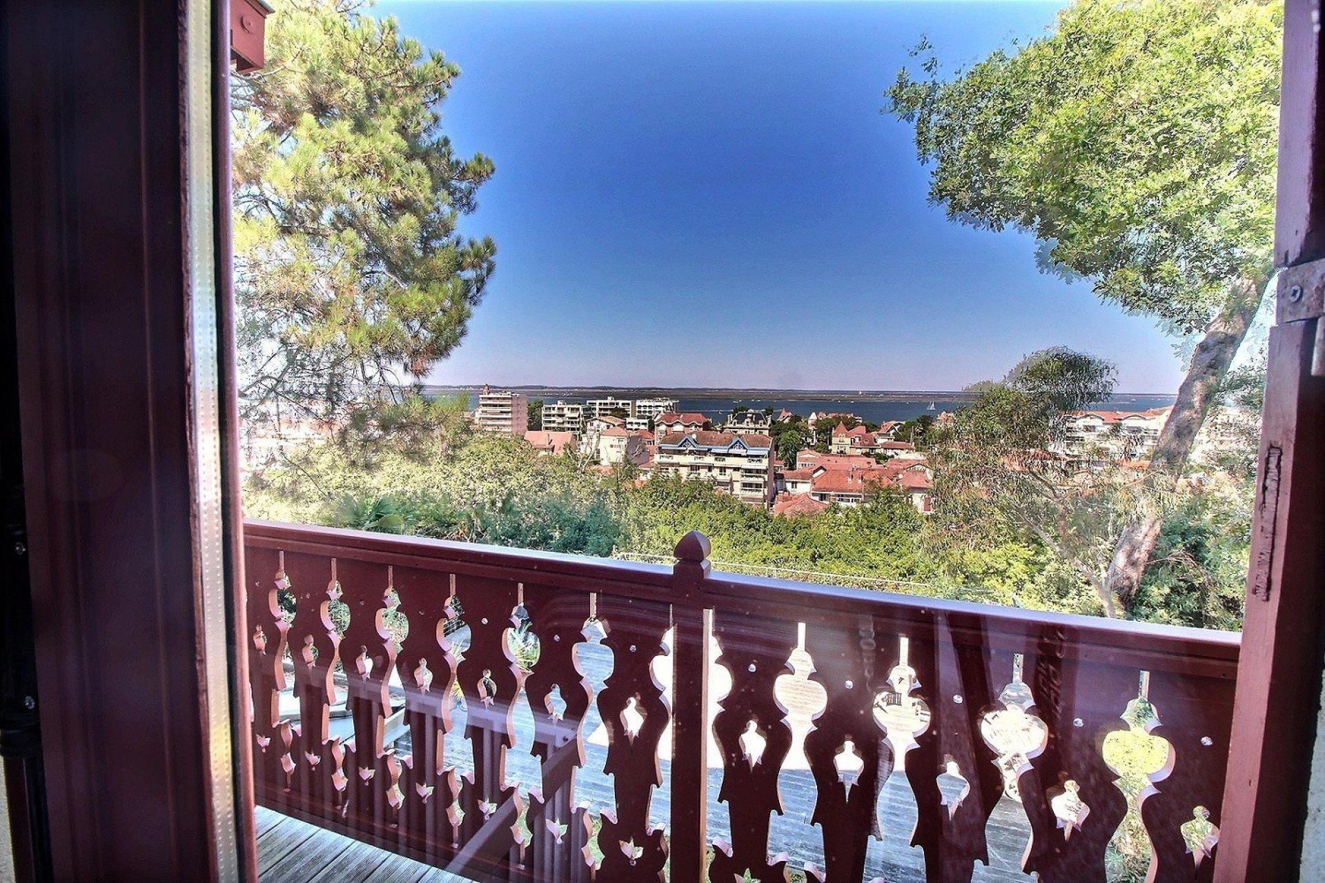 Propriété avec dépendances 9 chambres vue dominante bassin - Arcachon