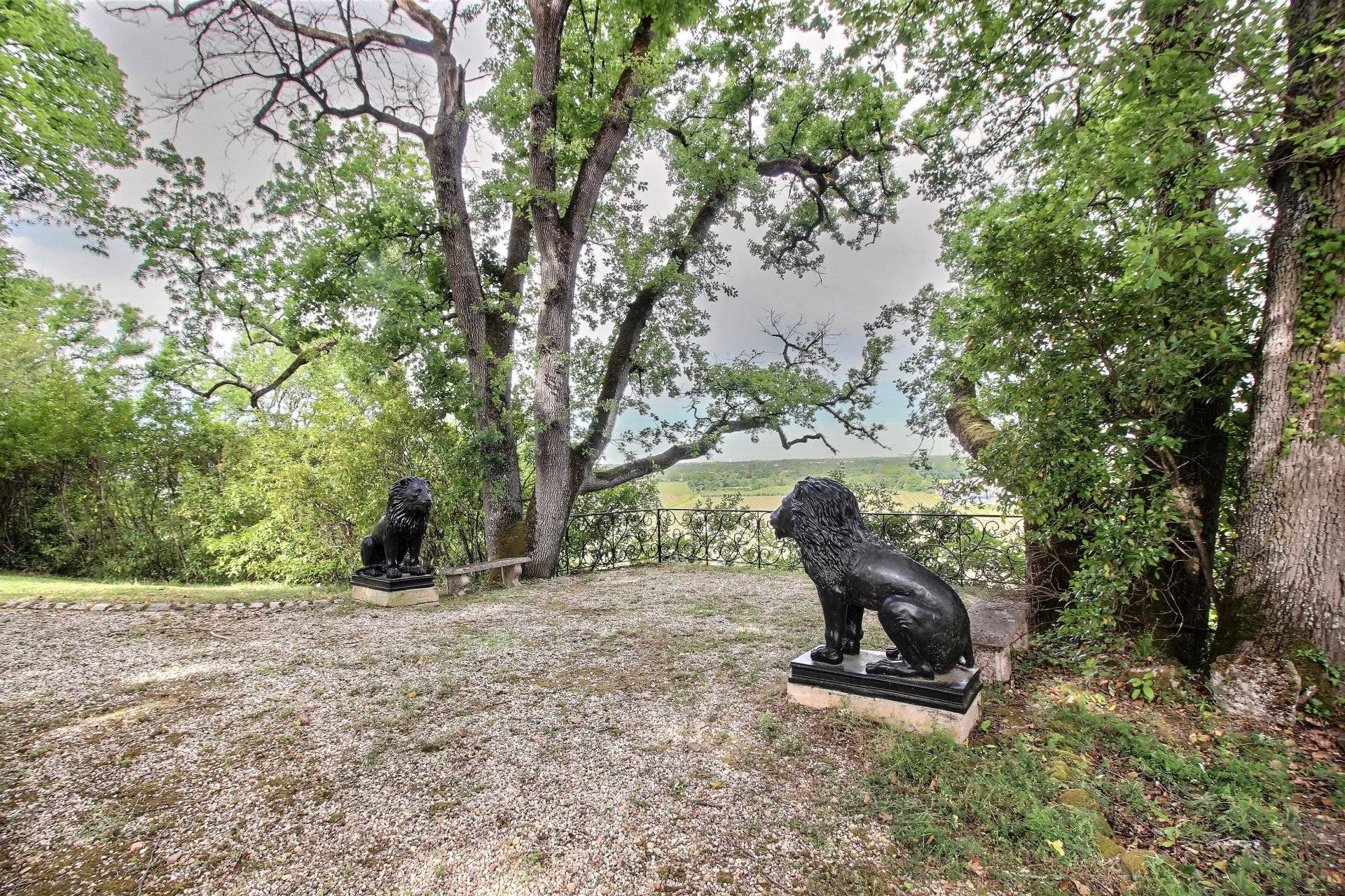 Superbe château du XIXe à vendre à 20 minutes de BORDEAUX