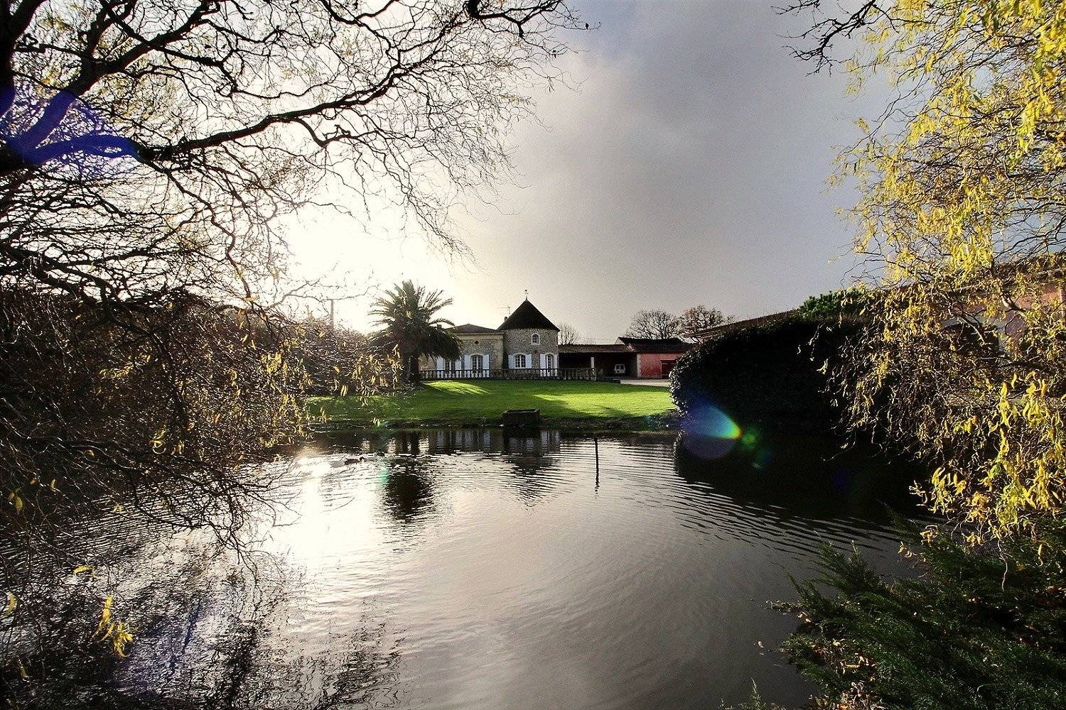 Propriété avec parc à vendre près de Bordeaux