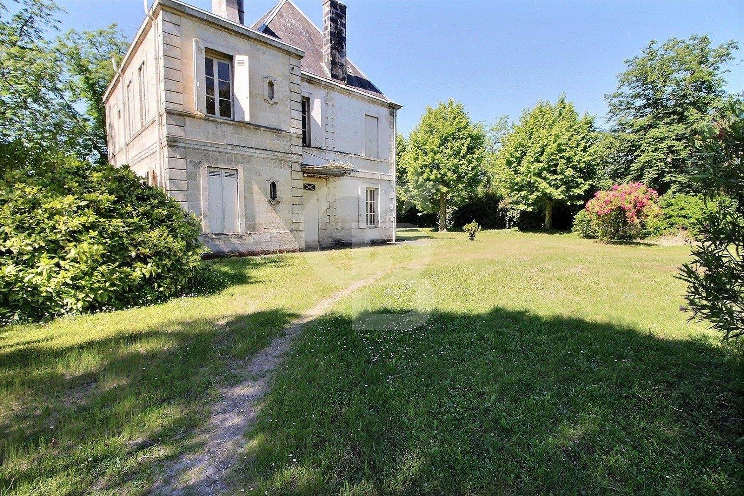 Vente belle demeure bourgeoise du XIXe siècle à rénover BRUGES (33)