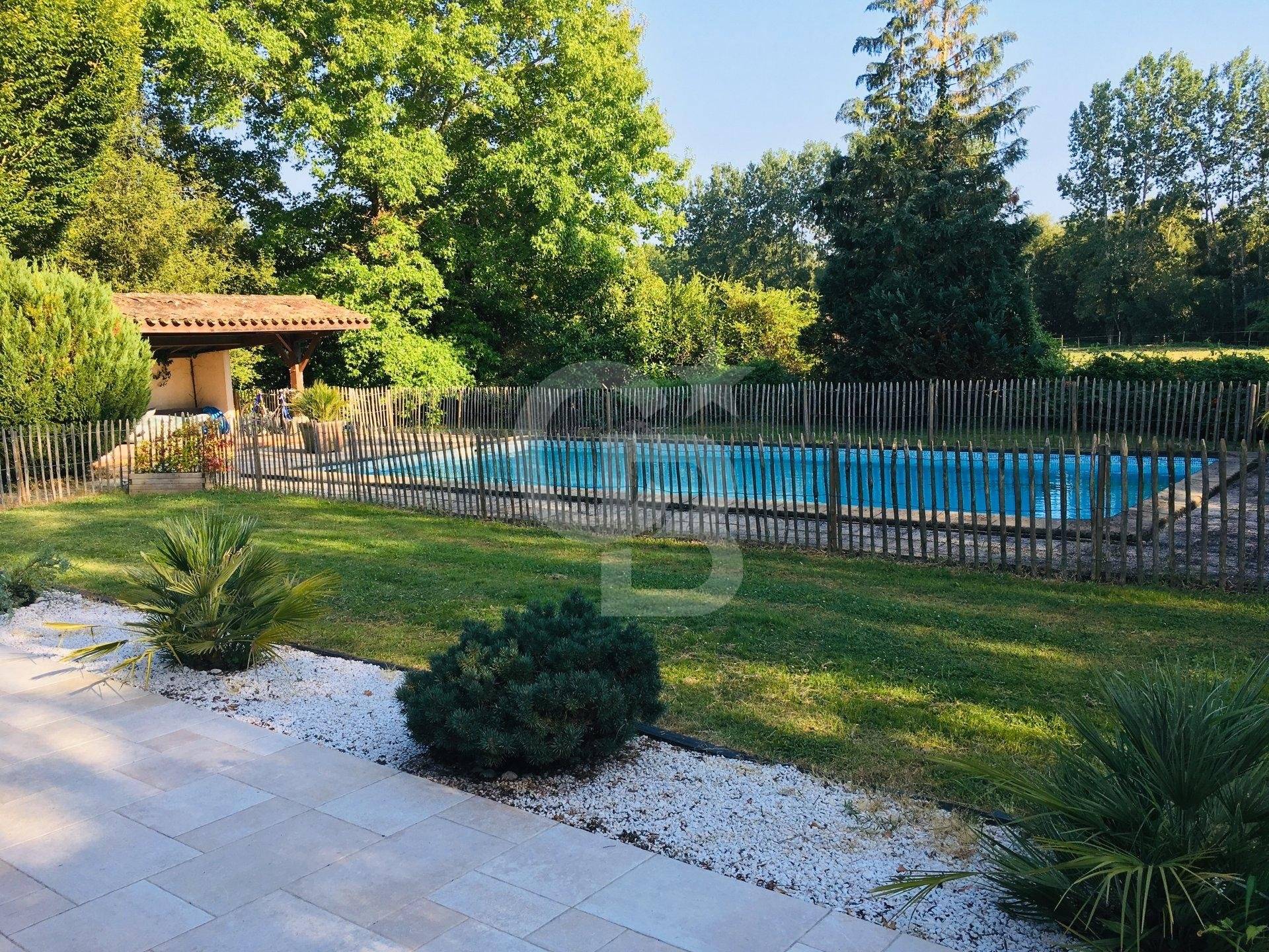 Equestrian Property within 45 minutes of Bordeaux sold