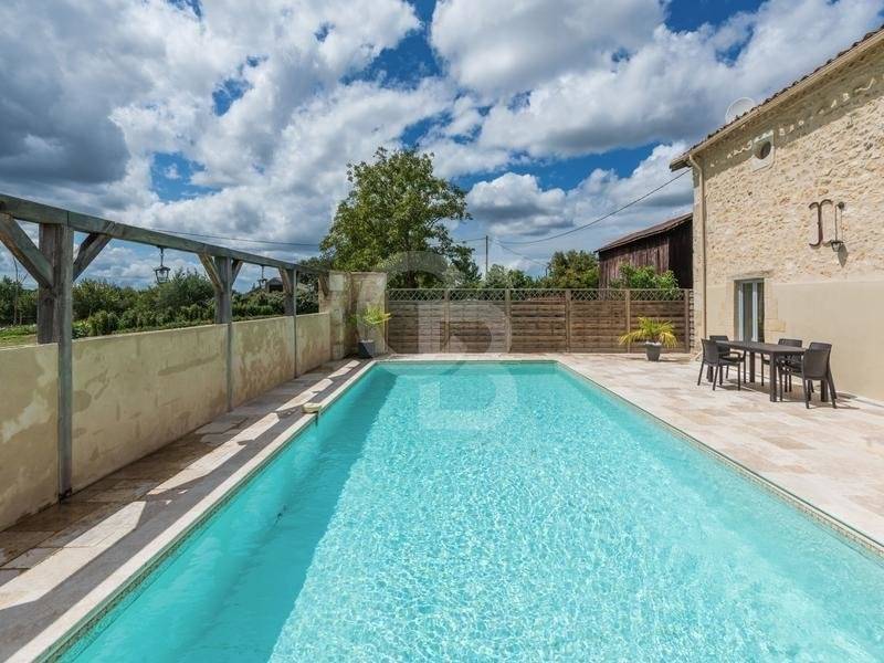 Belle propriété de campagne avec 4 hectares de prairie à vendre SIGALENS