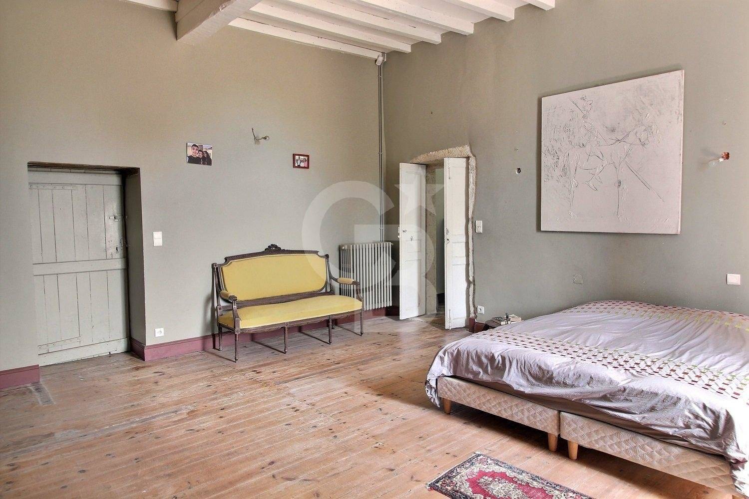 Recherche Ancien prieuré avec terrain de 6 hectares à vendre BAZAS