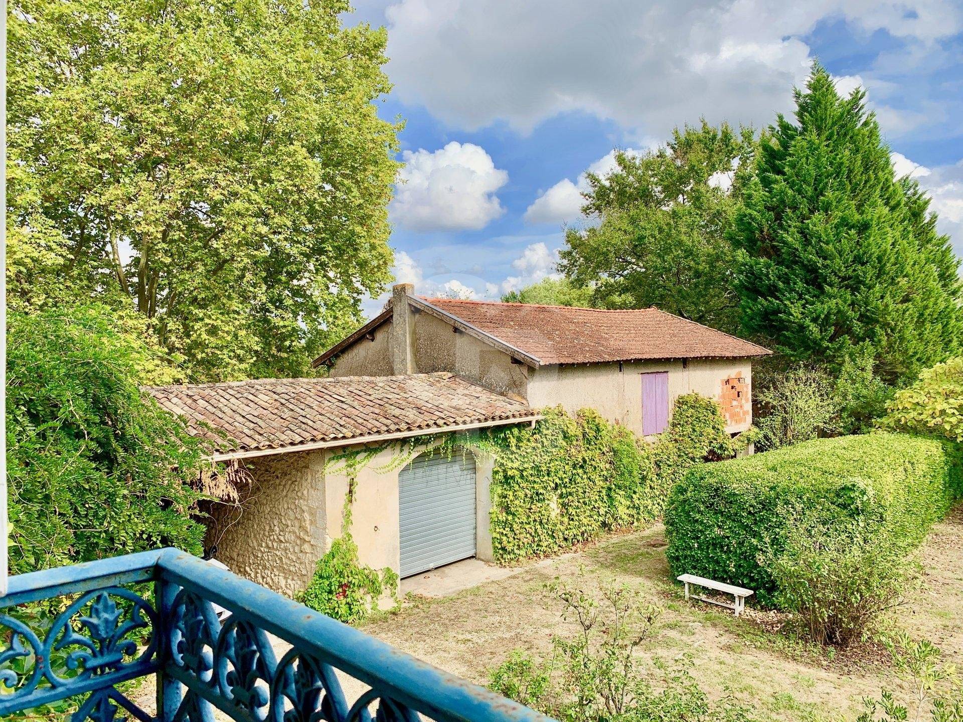 Vente maison girondine du XVIIème siècle à rénover à 15 minutes de Bordeaux POMPIGNAC