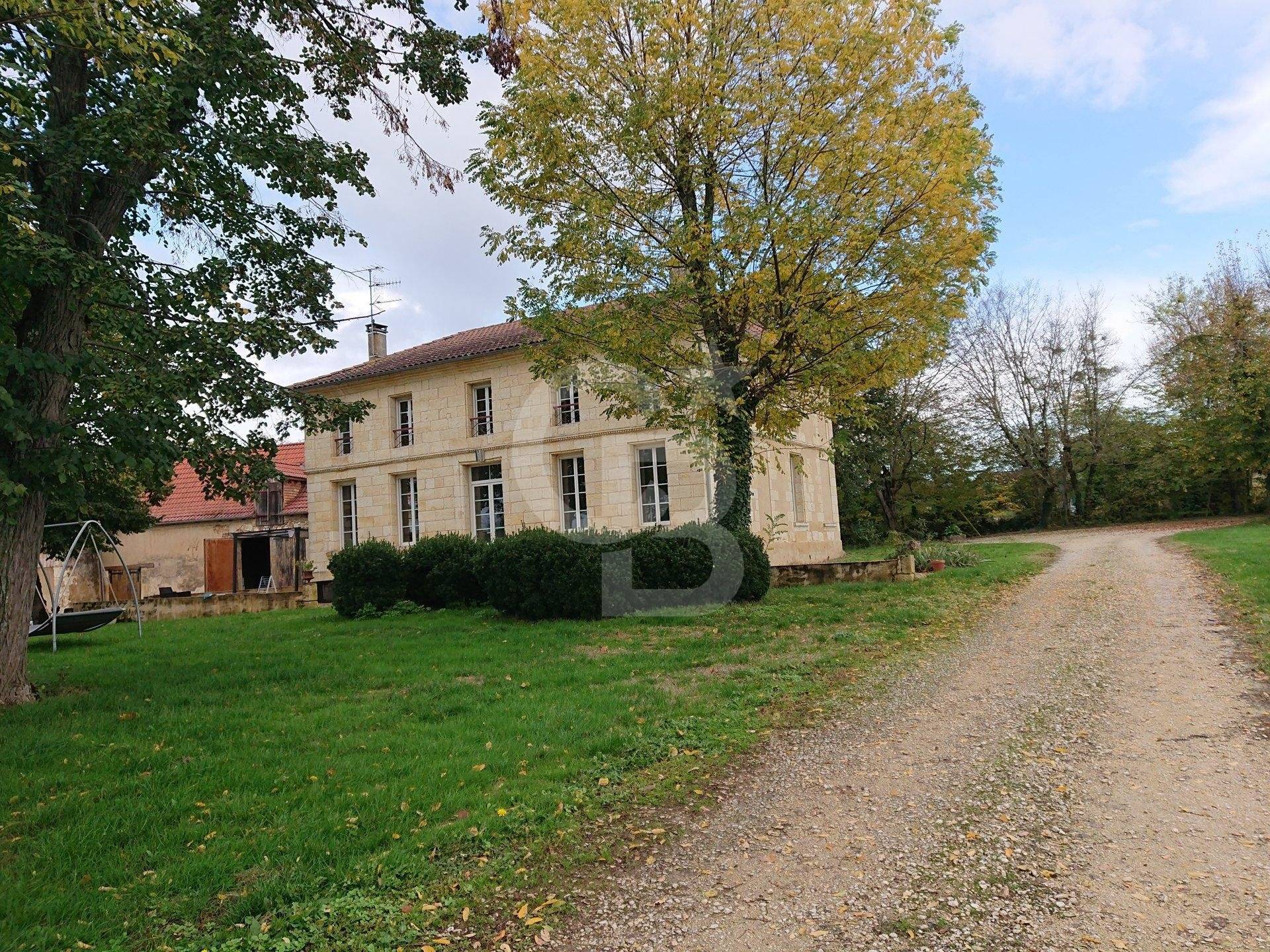 Vineyard estate with Girondine house