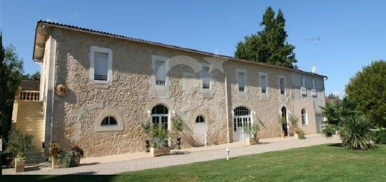 Vente château XIXe siècle à 50 minutes de Bordeaux