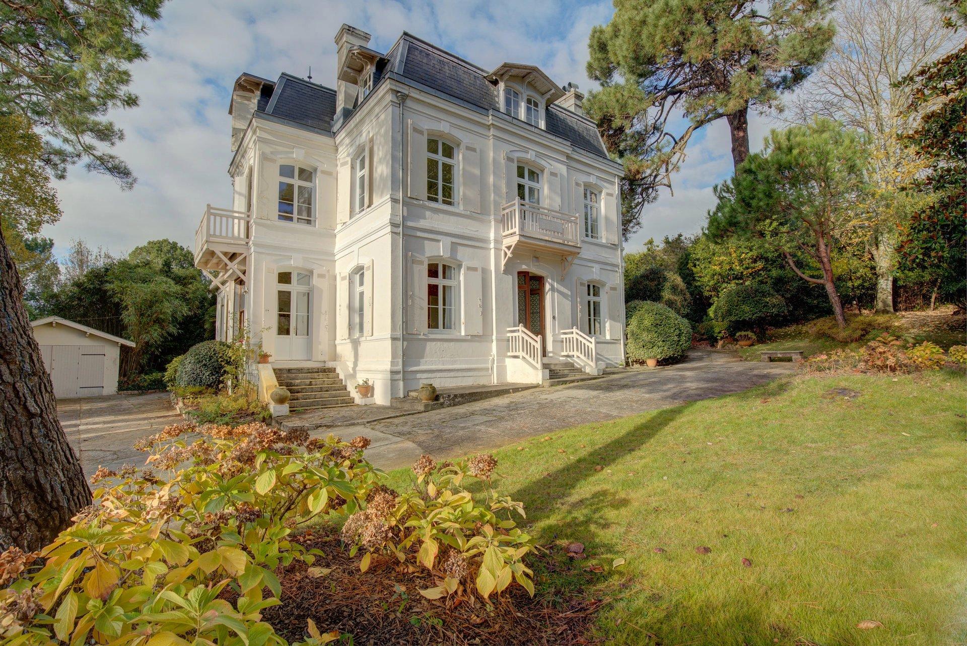 Exceptionnelle villa historique avec très grand parc - Arcachon Ville d'Hiver
