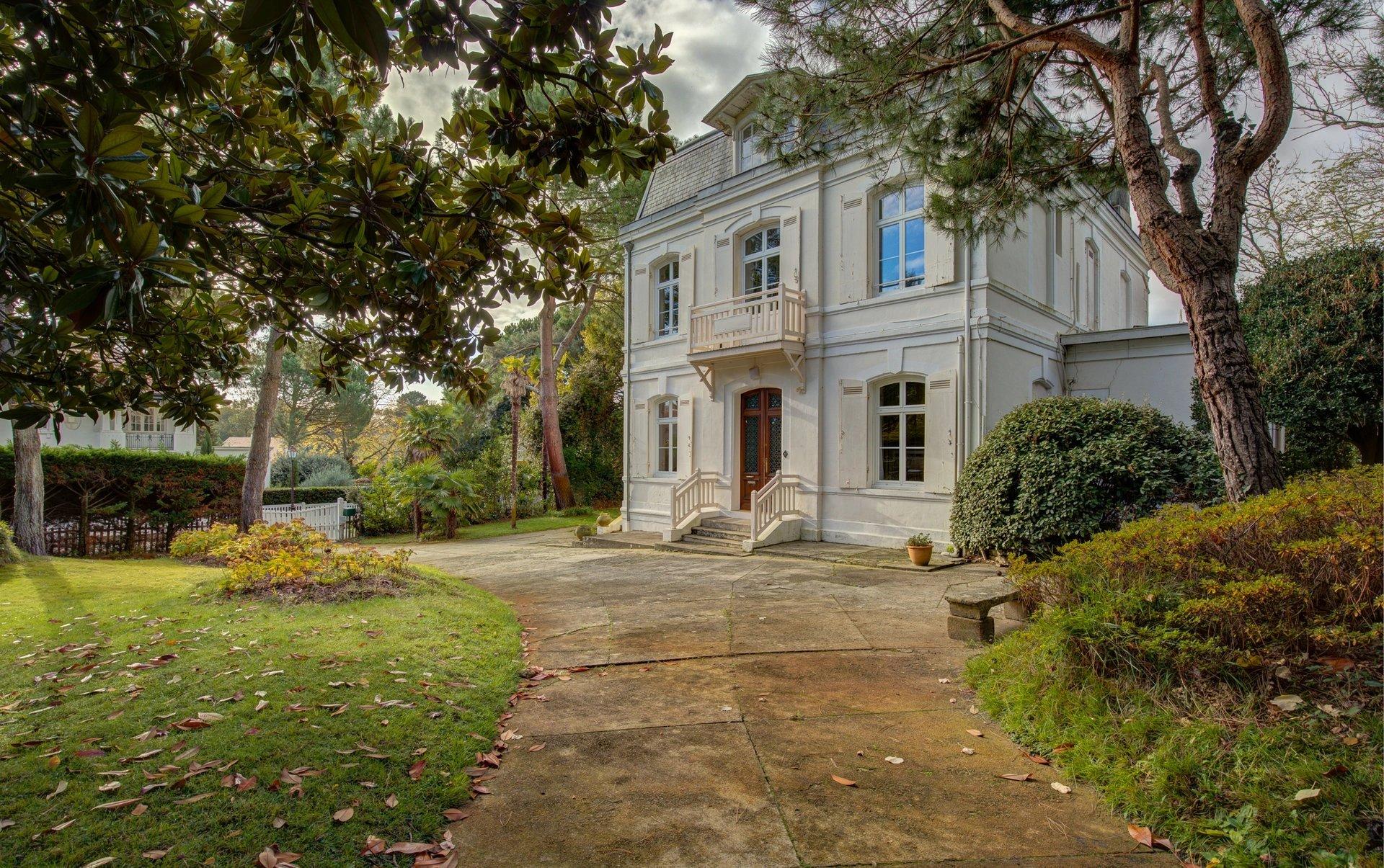 Exceptionnelle villa historique avec très grand parc - Arcachon Ville d'Hiver