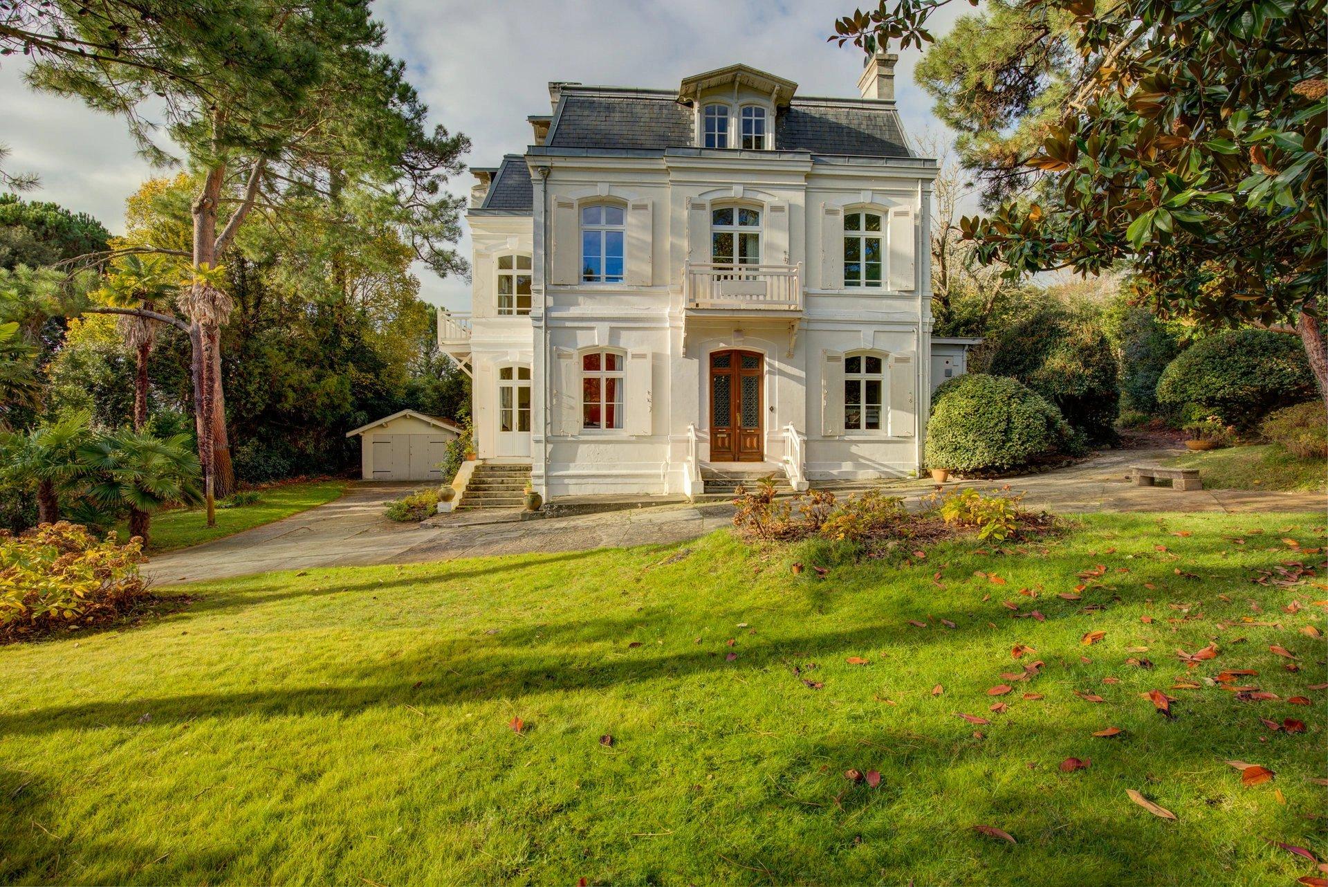 Exceptionnelle villa historique avec très grand parc - Arcachon Ville d'Hiver