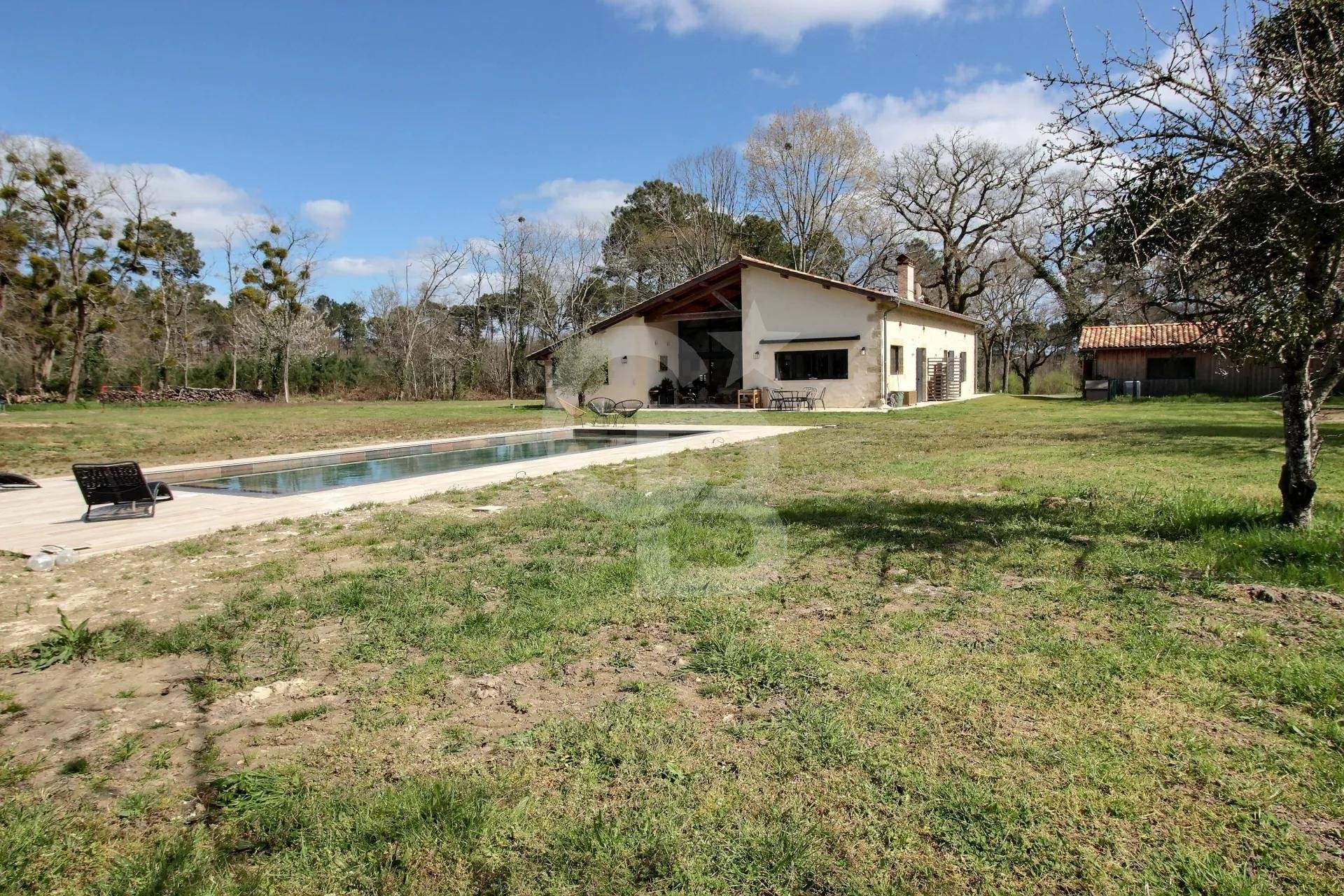 Airial rénové esprit loft avec grand terrain - proche Bazas