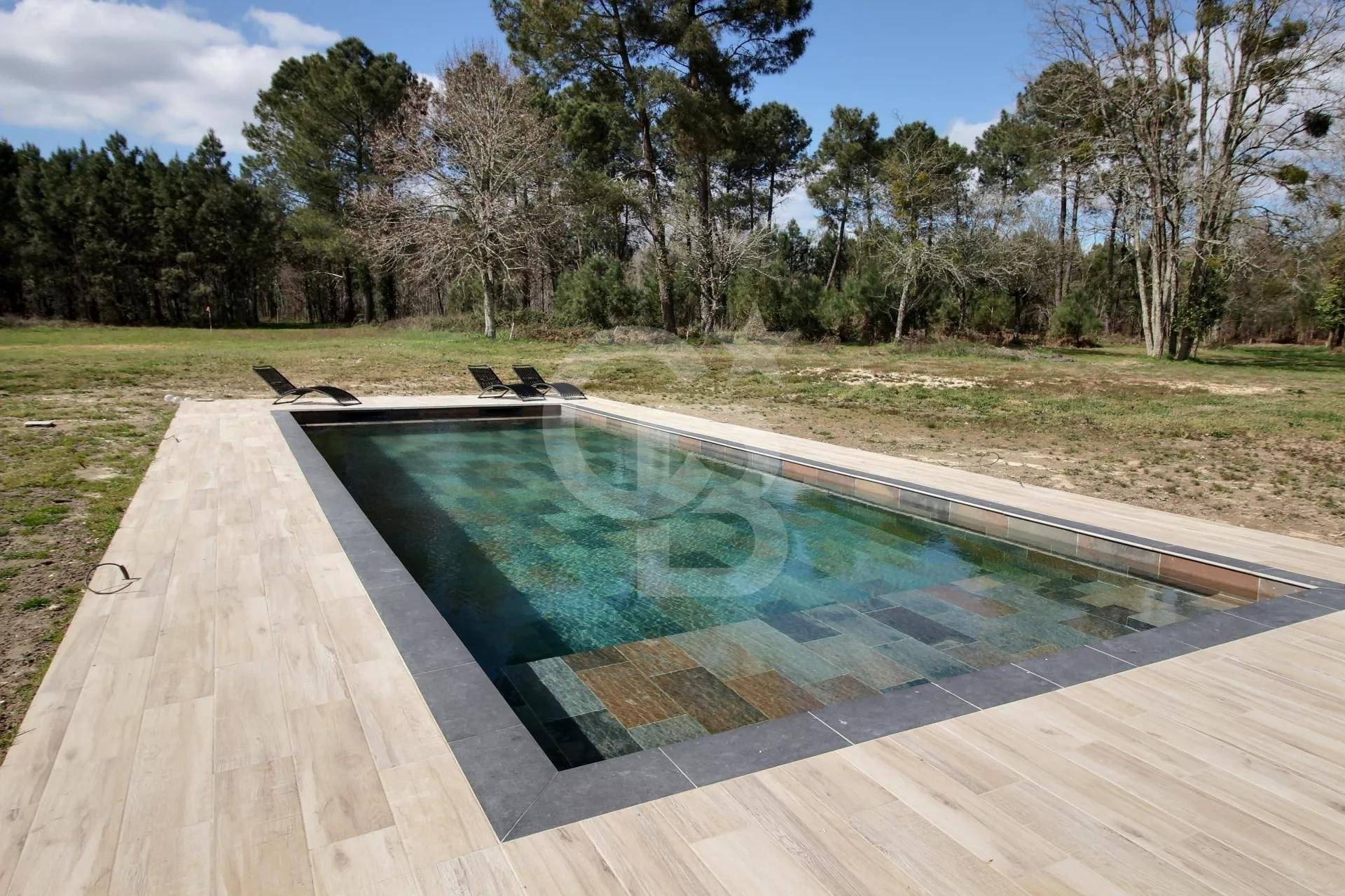 Airial rénové esprit loft avec grand terrain - proche Bazas