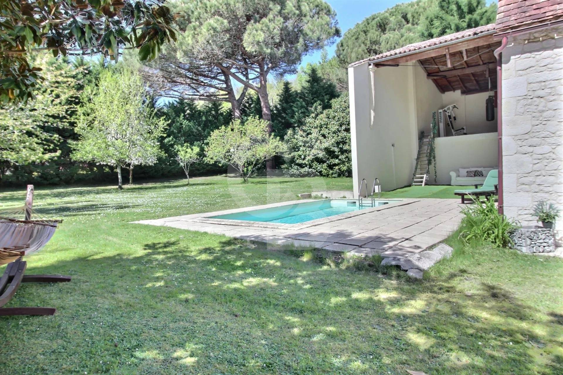 Maison de campagne en pierre 4 chambres à vendre ENTRE BORDEAUX ET BERGERAC