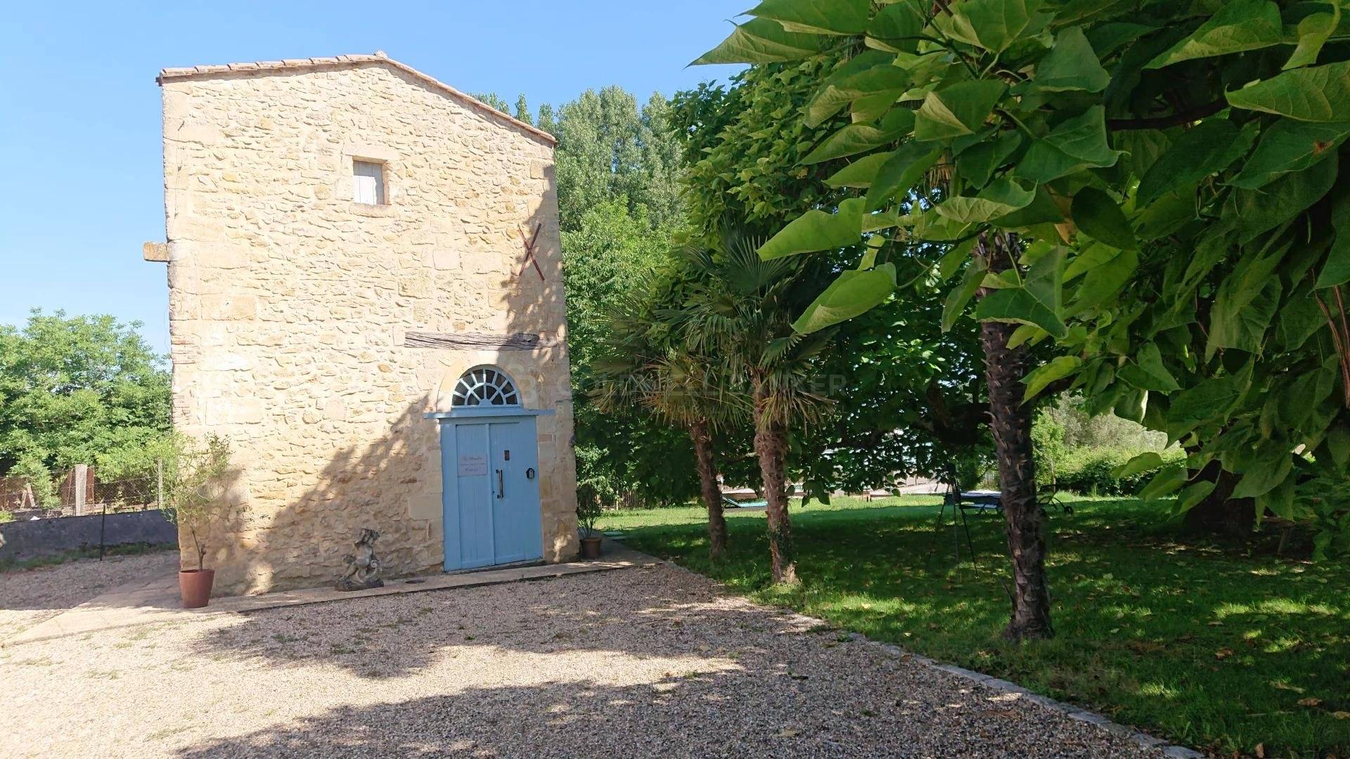 Charmante demeure girondine avec dépendances et piscine à BARSAC