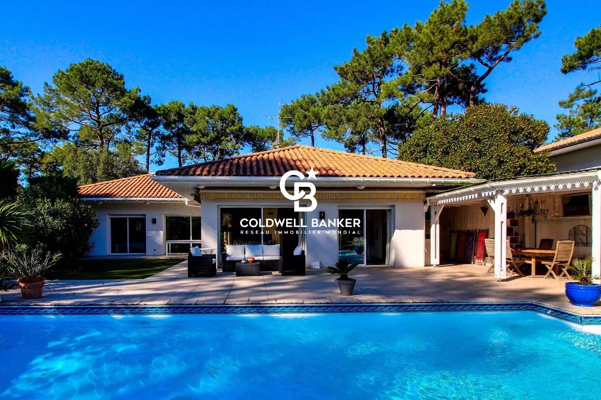 Lumière et volumes près du Moulleau – grande villa rénovée avec piscine et jardin paysagé