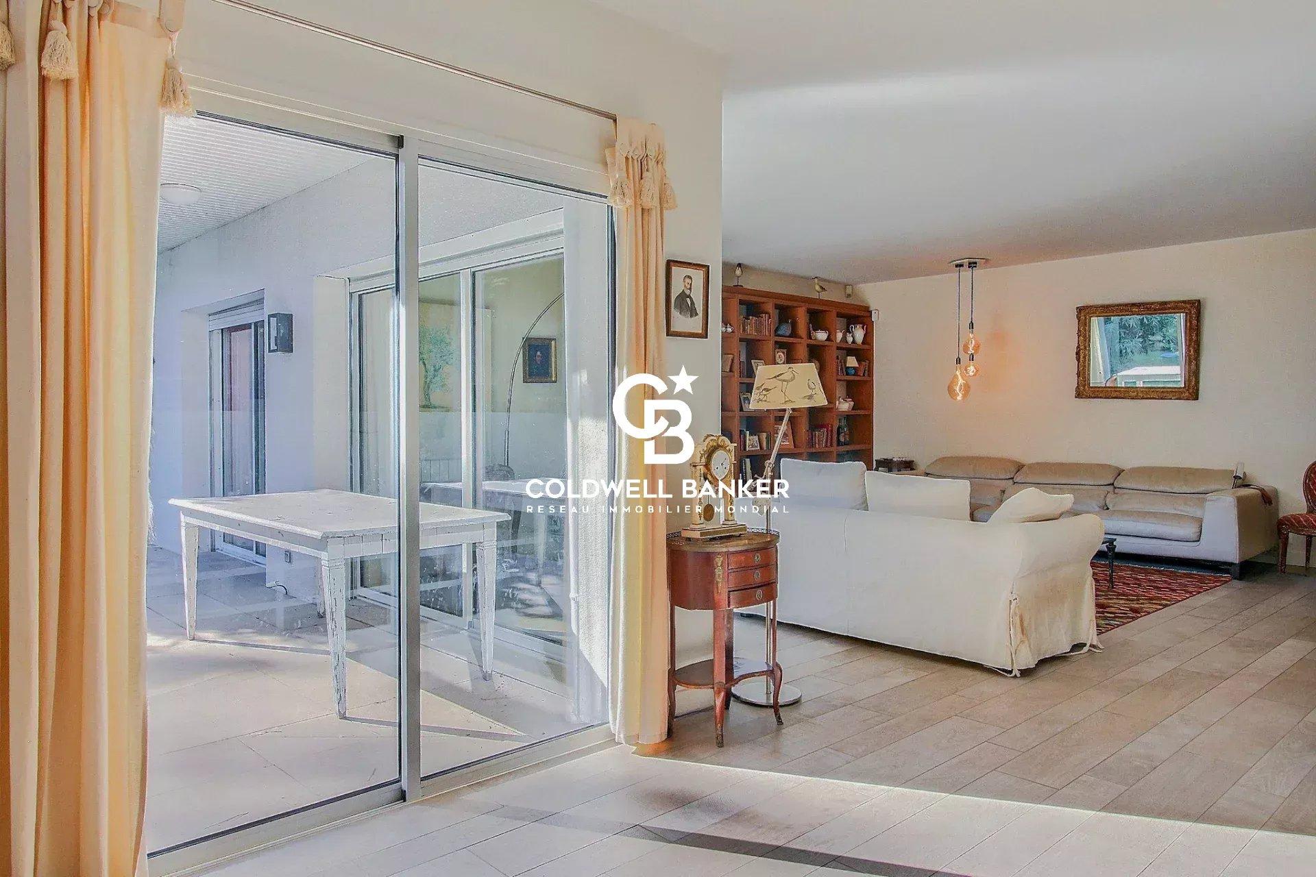 Lumière et volumes près du Moulleau – grande villa rénovée avec piscine et jardin paysagé