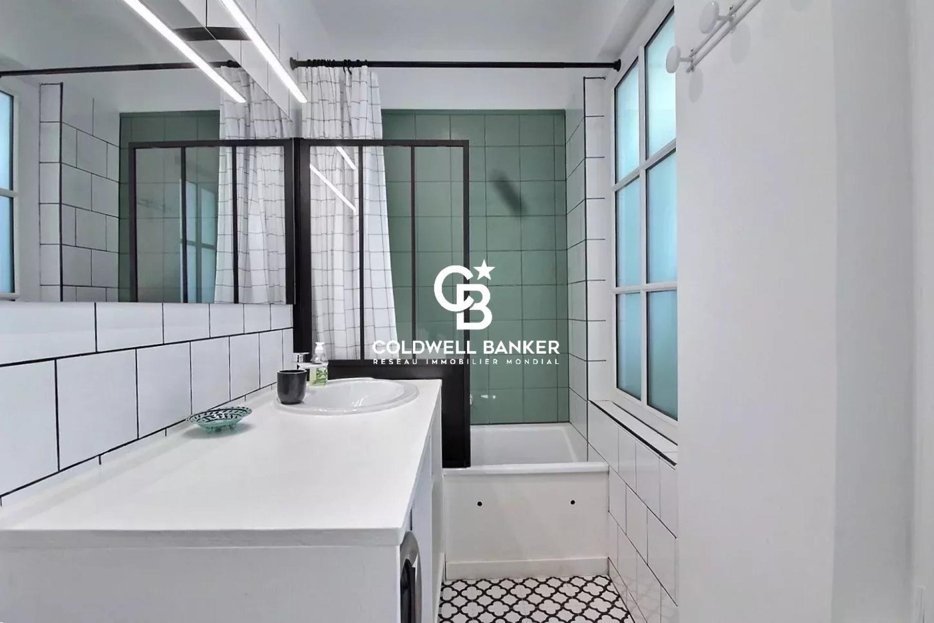 Propriété familiale d’exception en seconde ligne à Pereire