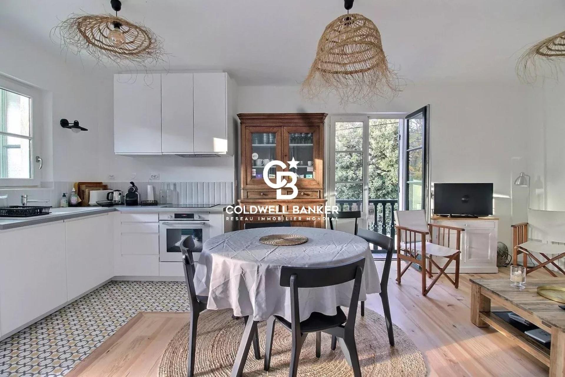 Propriété familiale d’exception en seconde ligne à Pereire