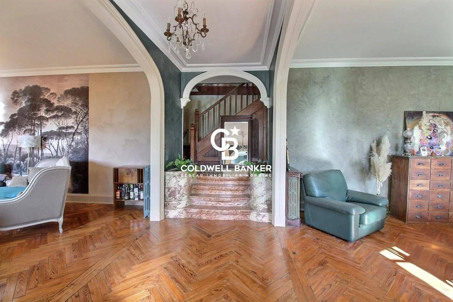 Château d'époque post Napoléon III à vendre à Latresne en Gironde