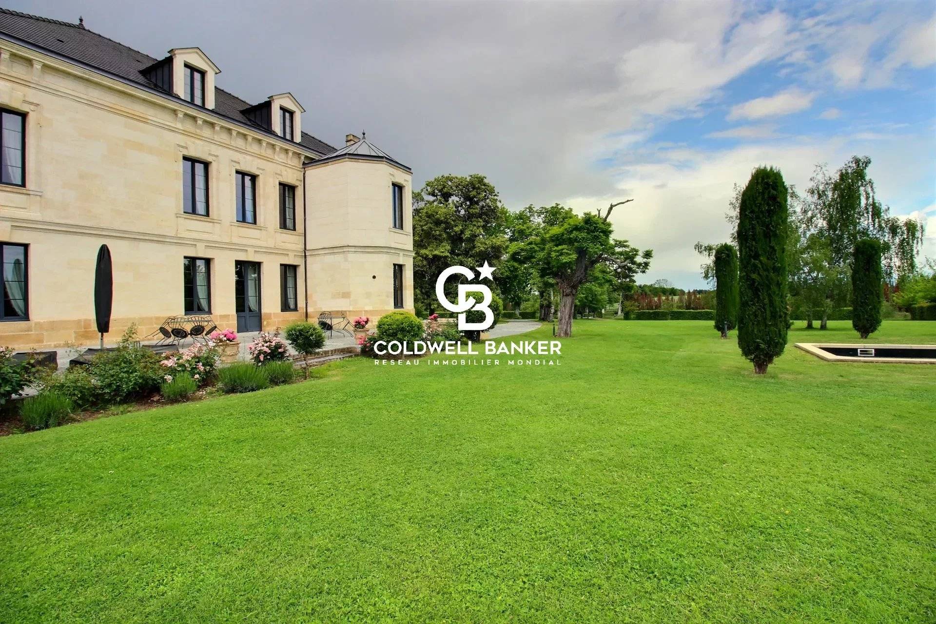 Belle demeure du XIXe siècle avec 2 maisons à 45 minutes de Bordeaux