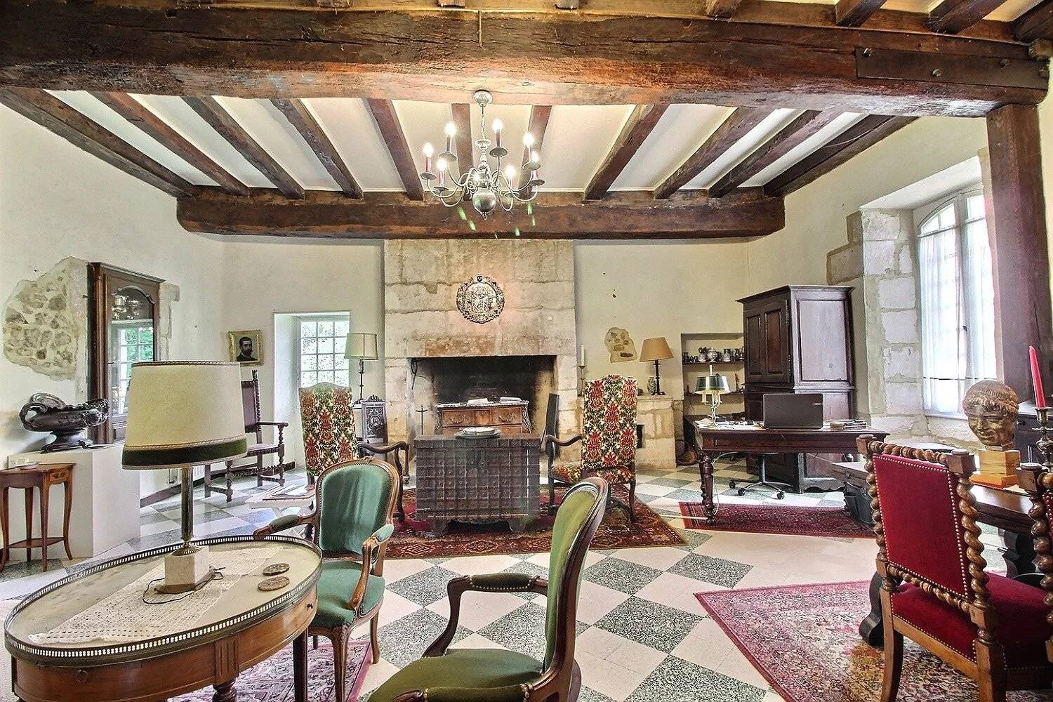 Maison en pierre avec vue sur la campagne - Proche Bergerac