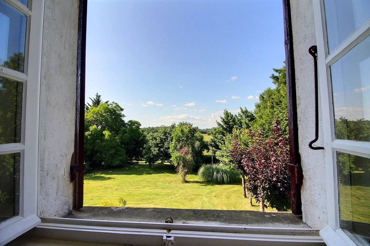 Maison en pierre avec vue sur la campagne - Proche Bergerac