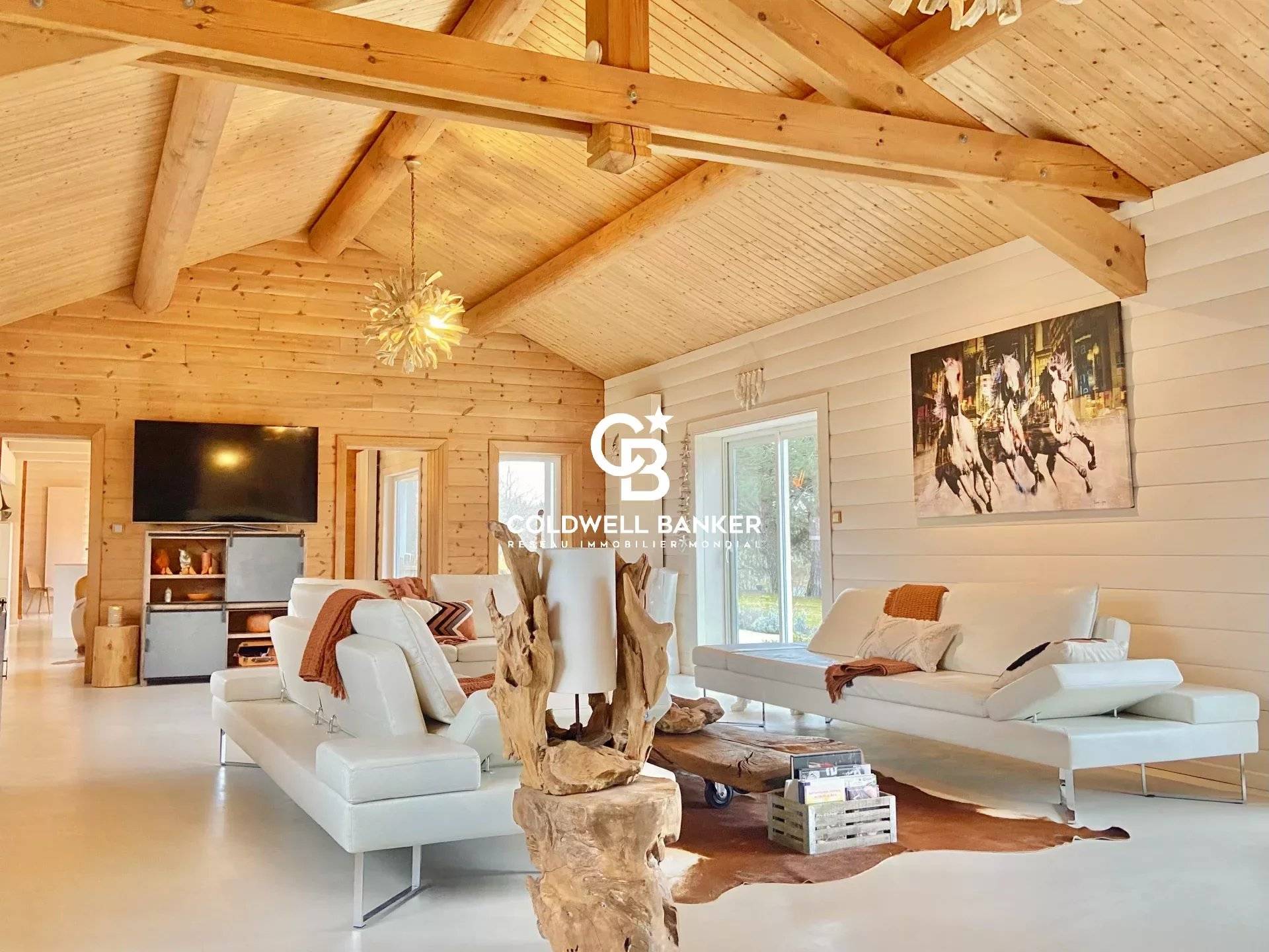 Propriété équestre type ranch sur 54 hectares avec étang à vendre à 30 minutes de Bordeaux