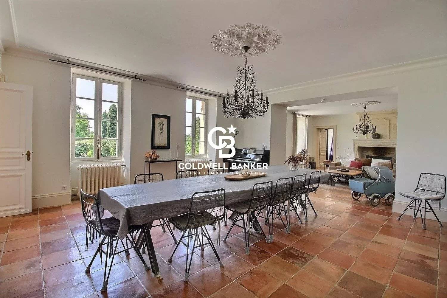 Propriété de luxe avec gîtes et piscine à 30 minutes de Bordeaux Centre