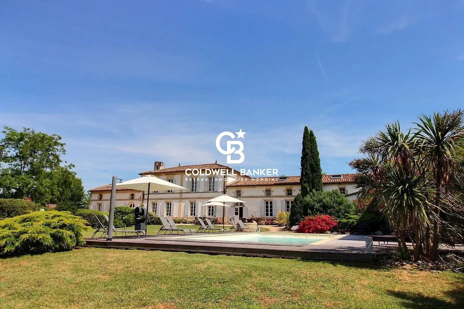 Propriété de luxe avec gîtes et piscine à 30 minutes de Bordeaux Centre