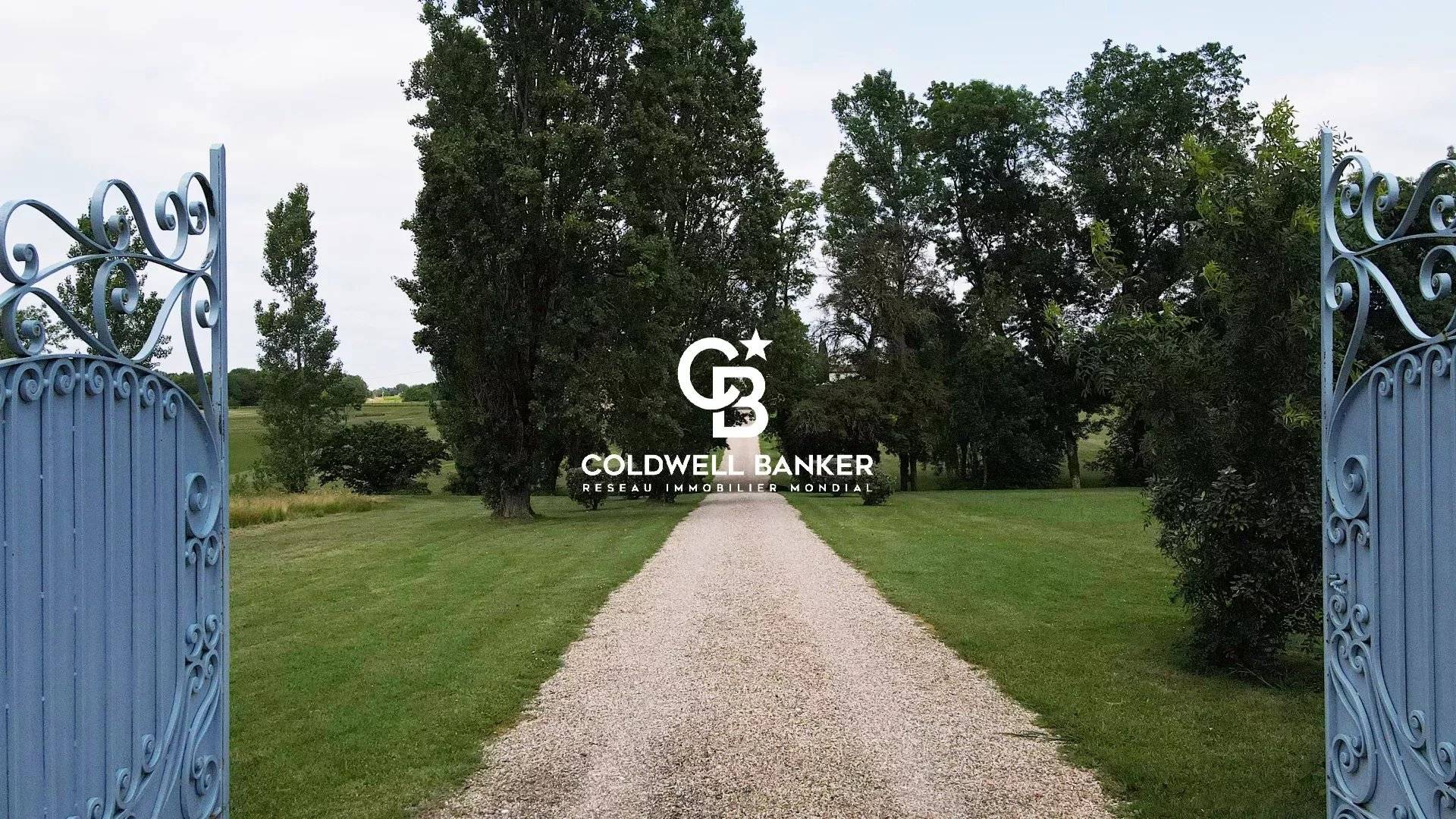 Propriété de luxe avec gîtes et piscine à 30 minutes de Bordeaux Centre