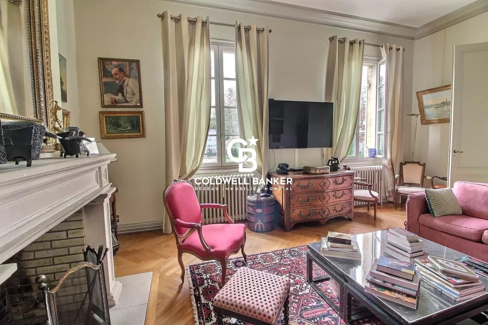 Somptueuse chartreuse avec vaste parc, piscine et garage Pessac - Centre