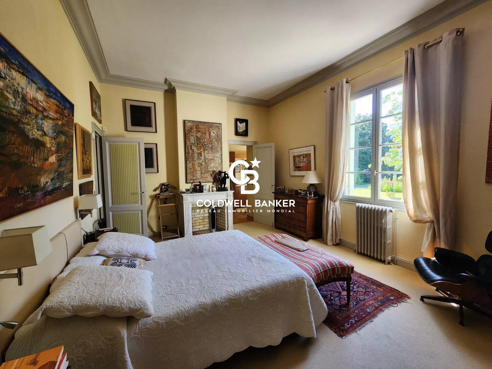 Somptueuse chartreuse avec vaste parc, piscine et garage Pessac - Centre