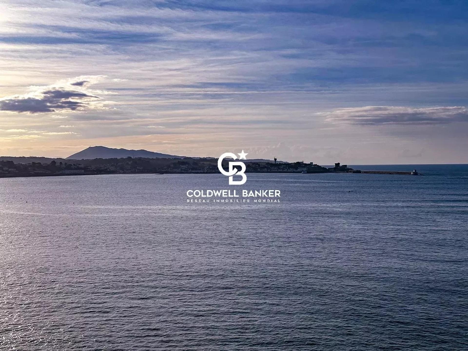 Appartement de prestige en première ligne avec terrasse, parking et ascenseur Saint-Jean-de-Luz