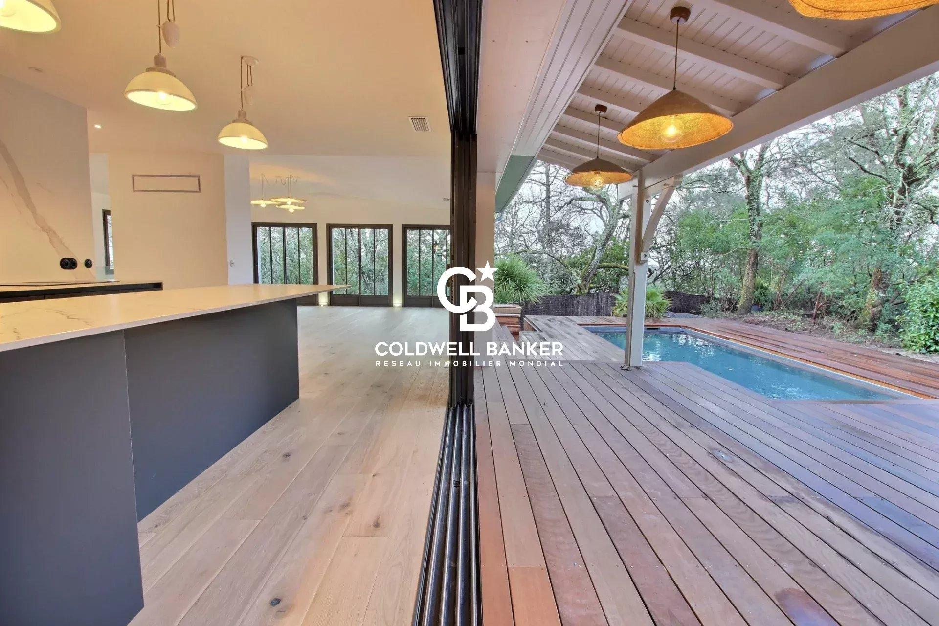 Élégance et raffinement au Pyla, villa de prestige avec piscine et terrasses panoramiques