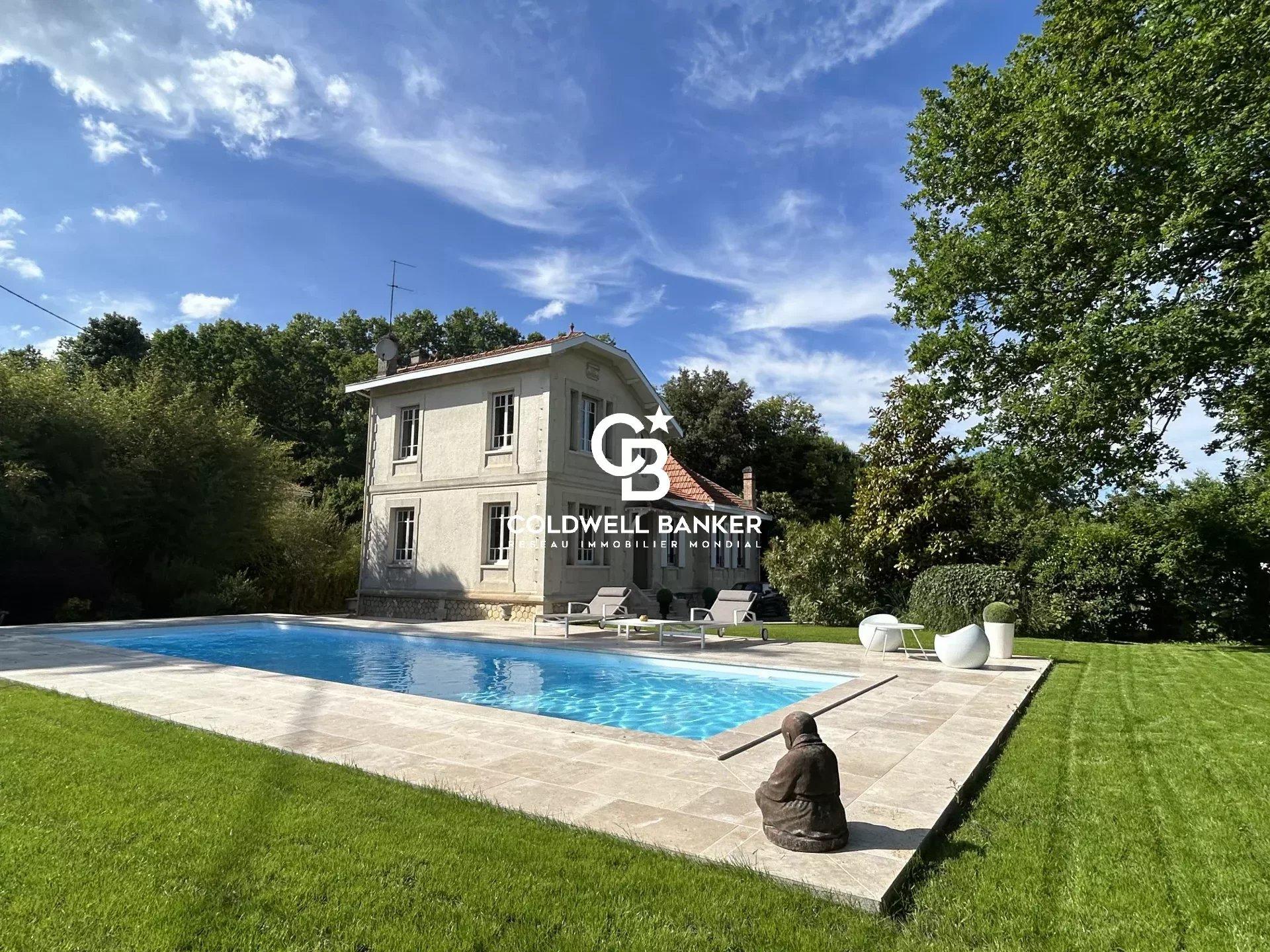 Somptueuse demeure en pierre avec parc et piscine Proche Bordeaux