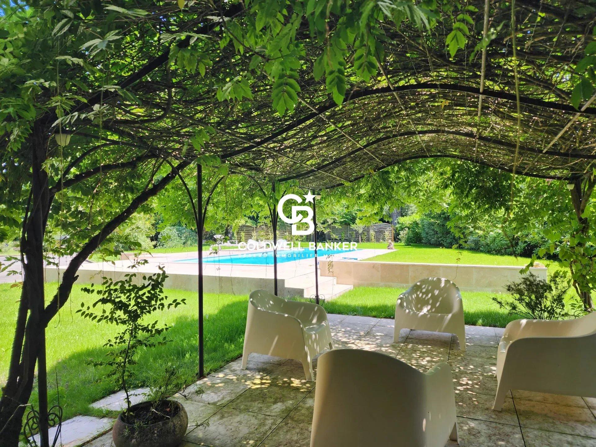 Somptueuse demeure en pierre avec parc et piscine Proche Bordeaux